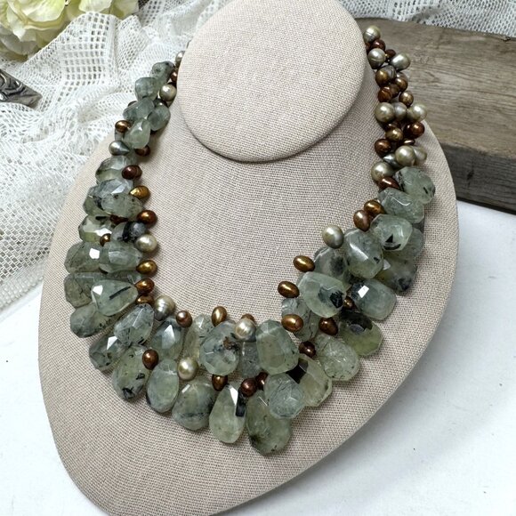 Chunky Prehnite & Pearl Multicolor Statement Necklace Freeform shape - Picture 11 of 11